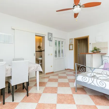 Mavarstica 12696a * Trogir
